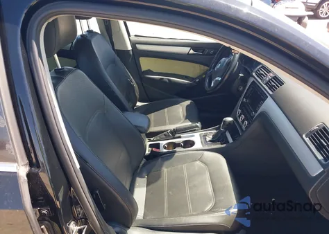 2013 Volkswagen Passat 2.5L Se from USA, damaged, VIN 1VWBH7A33DC012857